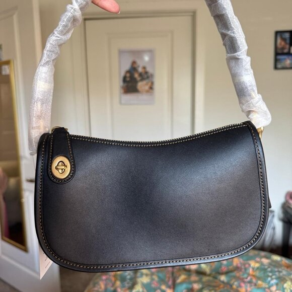 Coach Handbags - BNWT Coach Swinger